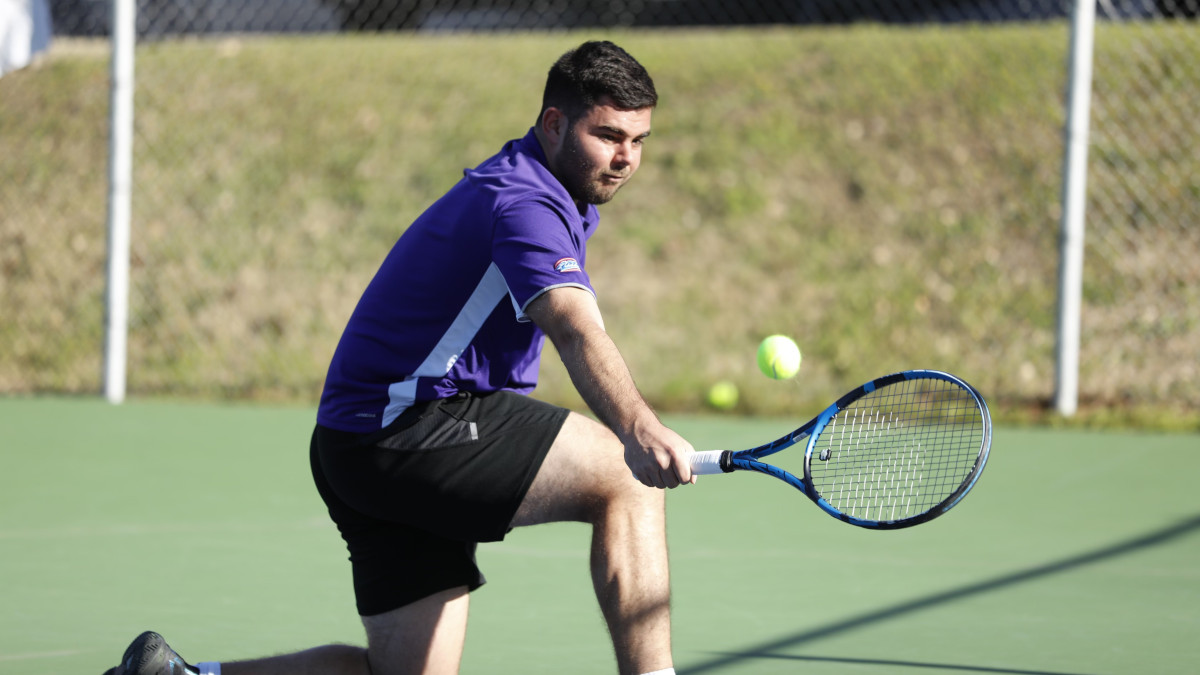 Women fare better than men, but Eutectics drop pair to Bobcats