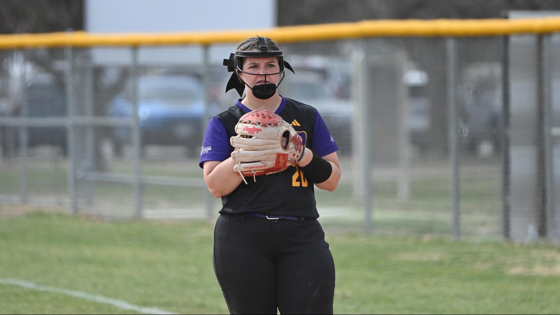 Central Baptist holds UHSP to a run in DH sweep